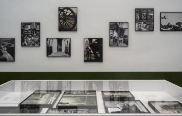 Algunas de las instántaneas de la muestra "Reinvenciones" en Casa de América de Madrid. 