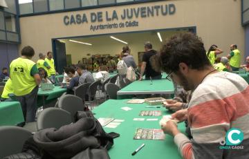 Son muchas las personas que se han acercado a la Casa de la Juventud para disfrutar de esta cita