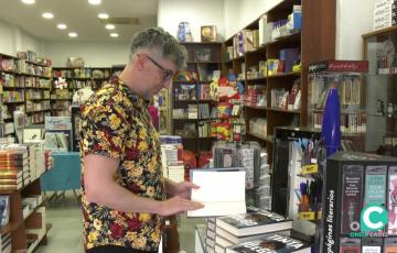 Benito Olmo, en la presentación de su obra en la librería Plastilina. 