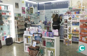 El presidente del Colegio de Farmacéuticos de Cádiz muestra su preocupación por el uso del cloro etilo en los jóvenes. 