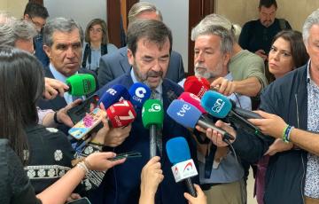 El presidente del Consejo General del Poder Judicial (CGPJ), Vicente Guilarte, atiende a los medios de comunicación. 