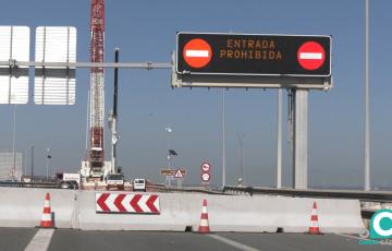Los operarios trabajan a buen ritmo en las actuaciones de uno de los accesos más emblemáticos de la ciudad