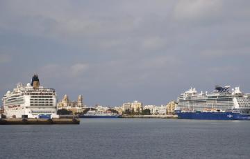 El muelle gaditano con cruceros atracados