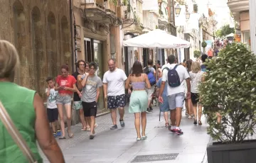 Más de 3.500 personas salen de las listas del paro en abril. 