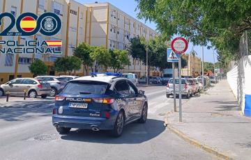 Vehículo de la Policía Nacional en Puerto Real