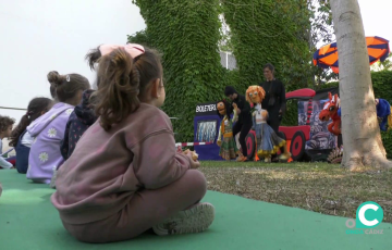  Actuación en la Biblioteca Adolfo Suárez de “Estación Quequén, el viaje infinito”