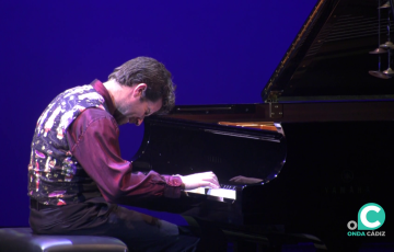 Un momento de la actuación en Cádiz del artista menorquín.