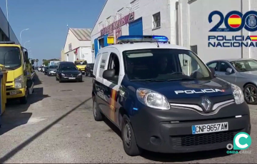 Una comitiva policial acompañó el recorrido en señal de duelo