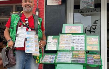 Juan Carlos Cerén vendió la serie agraciada con medio millón de euros en Rota. 