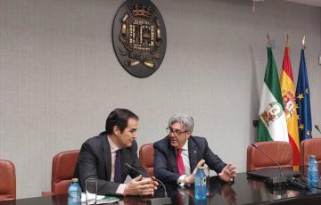 El consejero de Justicia José Antonio Nieto, en el Colegio de Abogados de Cádiz. 