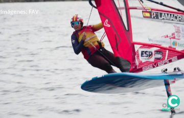 La deportista sevillana apura en la Bahía de Cádiz su esperaba cita en la capital francesa