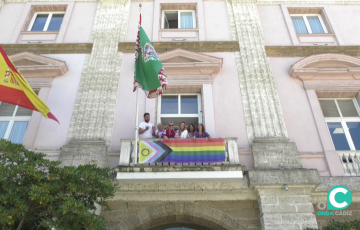 Unos de los actos efectuados desde la fachada del edificio institucional