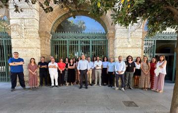 Un momento del respetuoso acto celebrado a las puertas del Palacio Provincial 