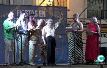 El homenaje a 'el Chacha' ha sido uno de los momentos emotivos de la verbena en La Viña.