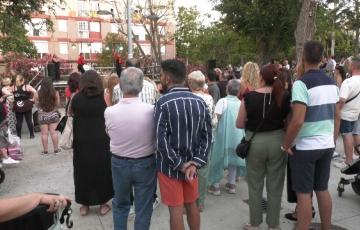 El gaditano Dani Yllescas fue el maestro de ceremonias de este encuentro vecinal