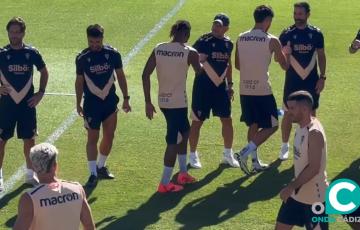 Koaumé y Paco López se saludan antes de iniciar la sesión 