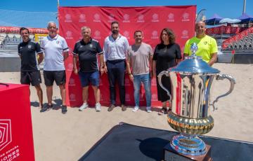 Autoridades y protagonistas durante el transcurso del acto