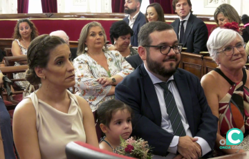 La pareja en un momento de la ceremonia