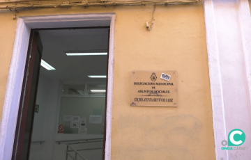 Acceso a la delegación de Asuntos Sociales en la calle Zaragoza