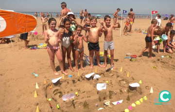 Un grupo de pequeños concursantes una vez finalizada su creación.