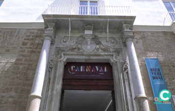 Entrada del espacio expositivo dedicado a la fiesta grande de Cádiz