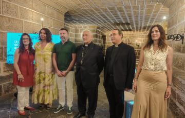 Zornoza, en la presentación de la nueva experiencia de realidad virtual en la Catedral de Cádiz. 