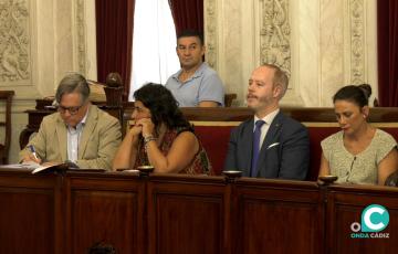 Grupo municipal socialista en un pleno ordinario del Ayuntamiento de Cádiz. 
