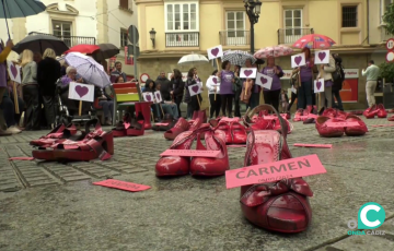 Las inclemencias de este lunes no impidió el desarrollo del revindicativo acto