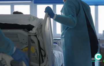 Un paciente en el centro hospitalario de la capital gaditana