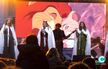 Un momento del espectáculo "Voy a cantarte en Navidad. Tributo a Disney" en Plaza de España.