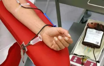 Durante las fiestas navideñas baja el número de donaciones de sangre. 