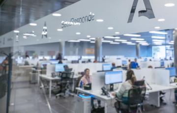 Profesionales del servicio de Salud Responde.