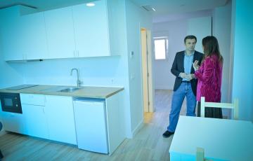 Bruno García recorre alguna de las nuevas dependencias del inmueble