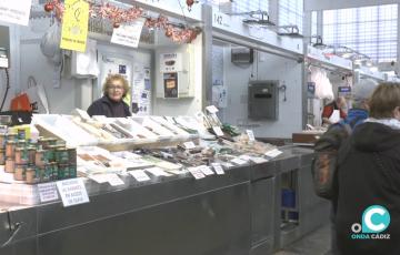 Puesto en el Mercado Central de Cádiz durante las fiestas