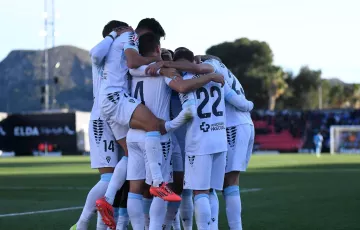 Triunfo del Cádiz CF en Elda. 