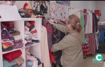 Interior de una tienda solidaria de Madre Coraje
