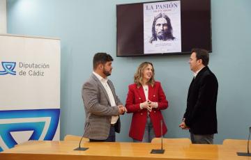 Autoridades durante la presentación del cartel anunciador en la Diputación