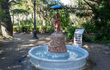 Imagen de la icónica escutura en el parque Genovés