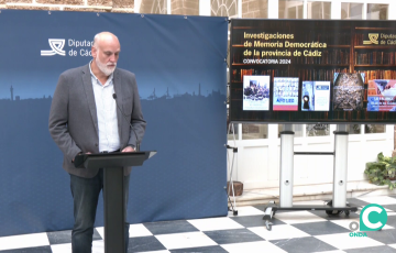 El vicepresidente segundo de Diputación, Javier Vidal, interviene durante la presentación en el Palacio Provincial