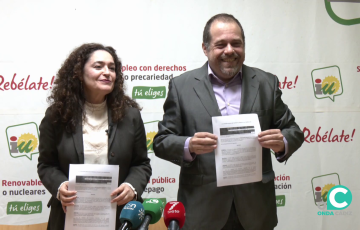 Inma Nieto y Raúl Lainez durante el transcurso de la rueda de prensa