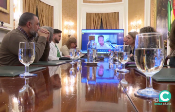 Un momento del encuentro institucional mantenido en el Palacio Provincial