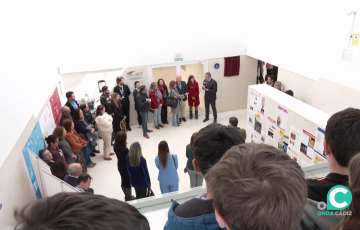 Momento del acto conmemorativo en el centro IES Drago. 