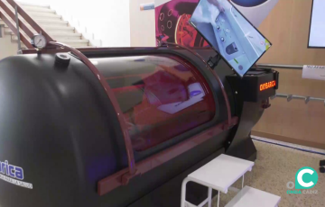 Imagen de una cámara de descompresión de oxígeno.