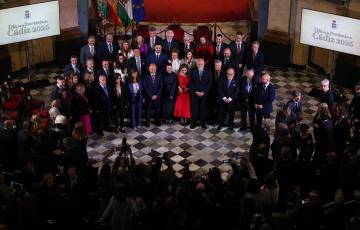 Todos los galardonados en una foto conjunta al final del acto