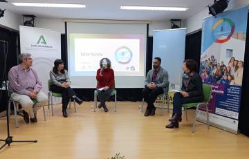 Autoridades y organizadores en la inauguración de los actos en el centro gaditano
