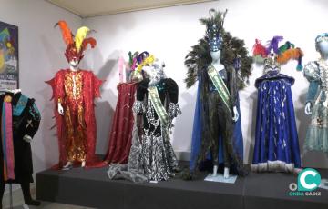 15 tipos del taller Josefa Mayo Rivero completan la muestra que permanece abierta en el Museo de Cádiz. 