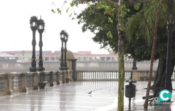 El temporal pone a Cádiz en aviso amarillo por lluvias. 