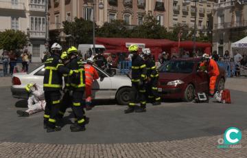 Simulacro de rescate en la Plaza de San Antonio de la capital gaditana.