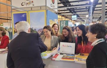 Representantes del Patronato de Turismo en el Salon du Randonneur de Francia.