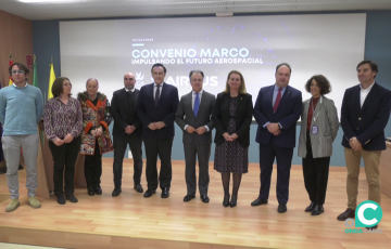 Representantes de ambas instituciones durante el acto en el Campus de Puerto Real